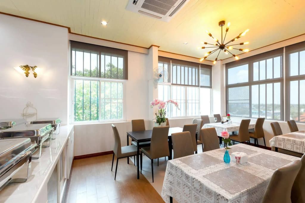 RoomQuest Suvarnabhumi Airport Rom Klao - photo 5