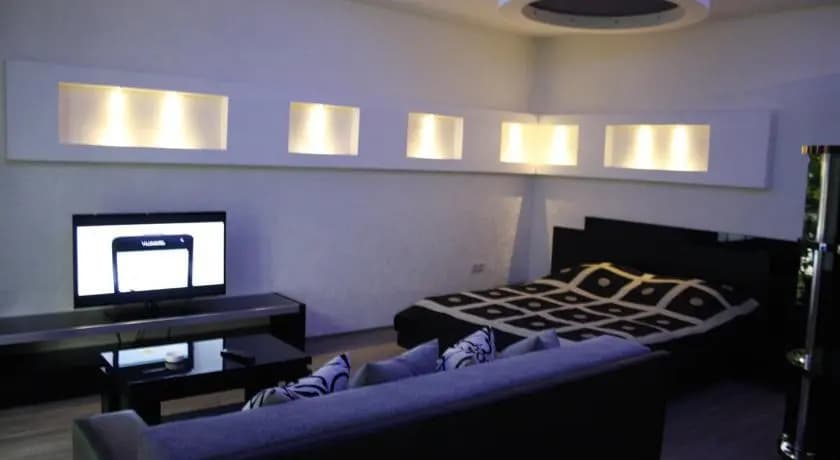 Apartment #14 - photo 5
