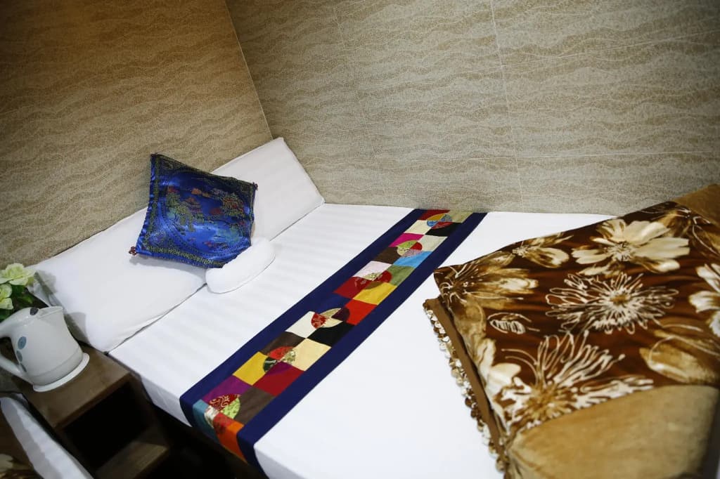 Sandhu guest house - photo 17