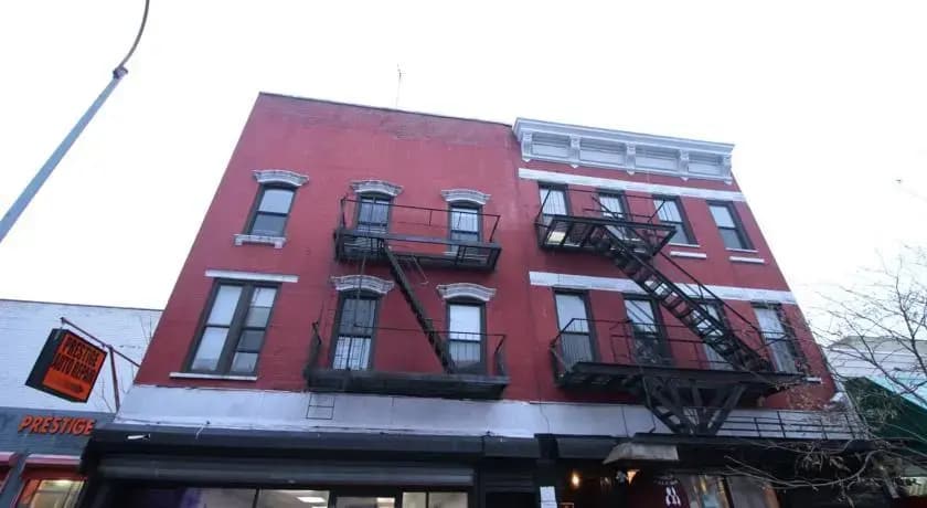 Manhattan Hostel - photo 1