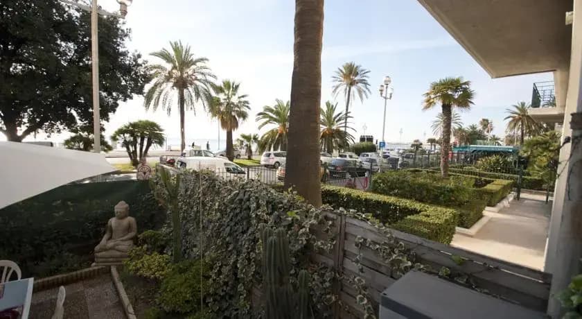 The Private Garden of the Promenade - photo 1
