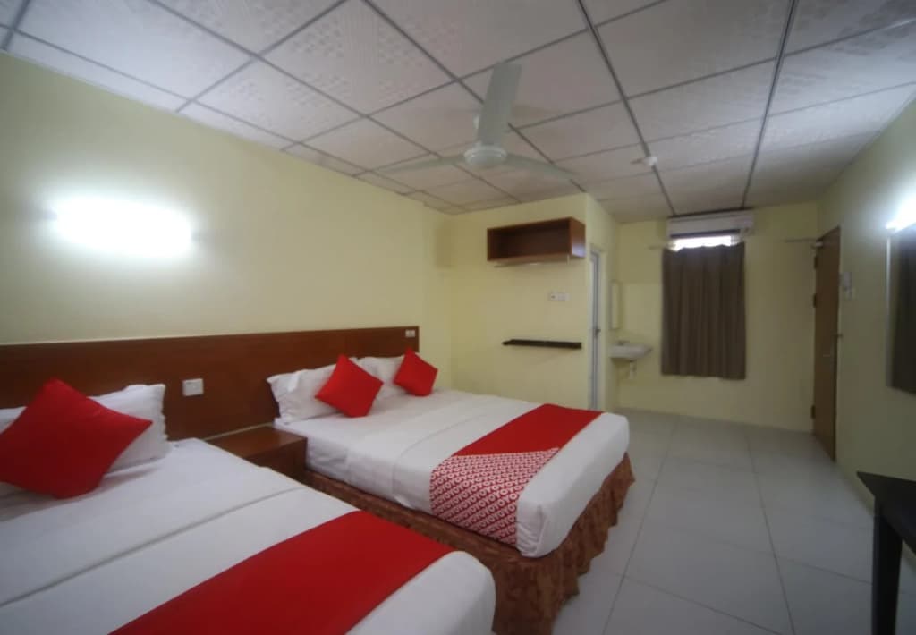OYO 738 Hotel 81 - main photo