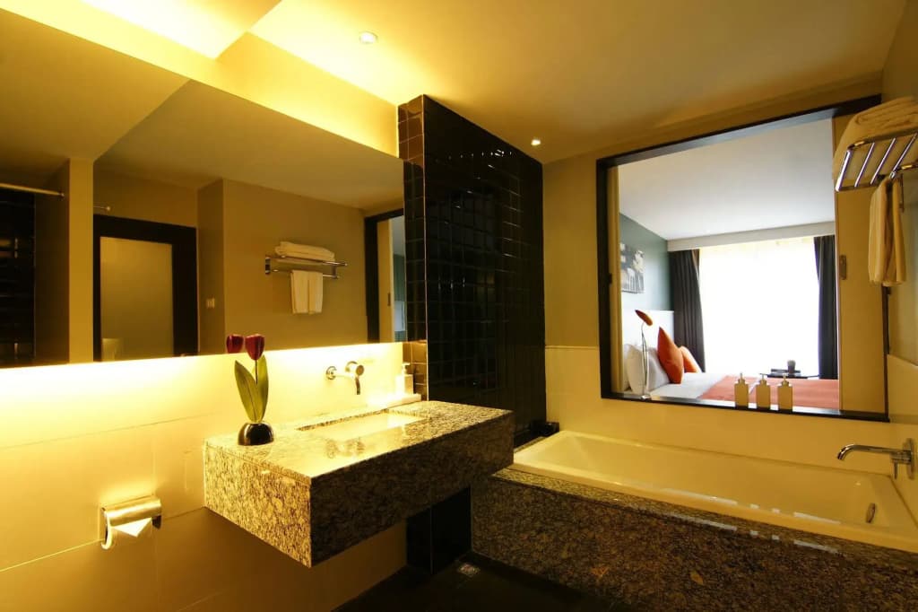 Page 10 Hotel - photo 9