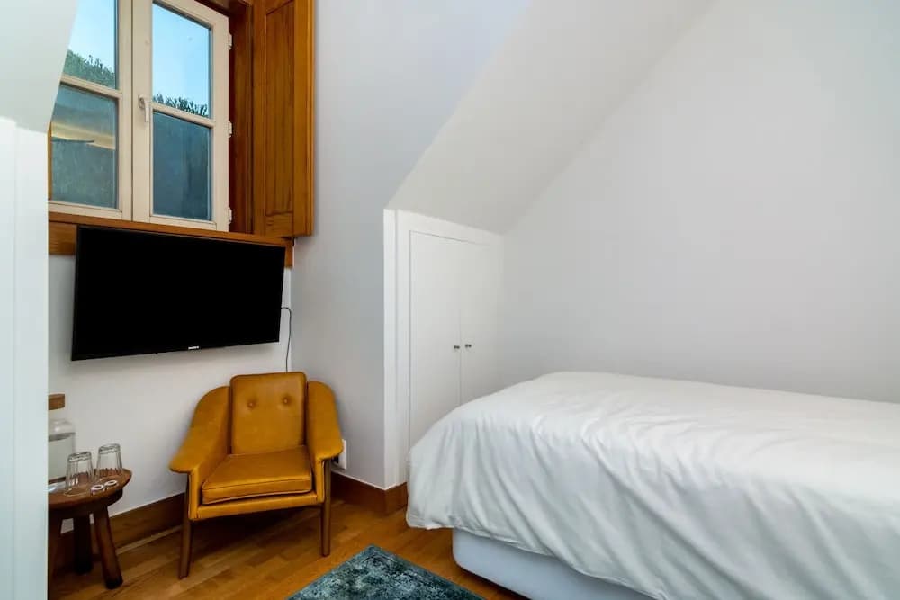 The Explorer's Home - photo 2