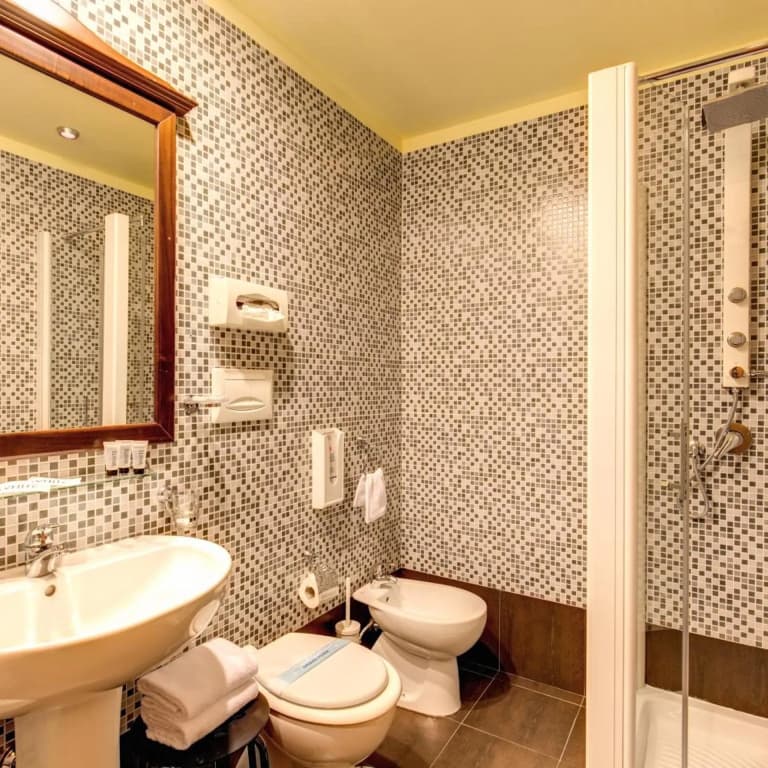 Hotel Tuscolana - photo 37