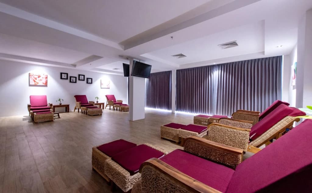 Pacific Hotel & Spa - photo 14