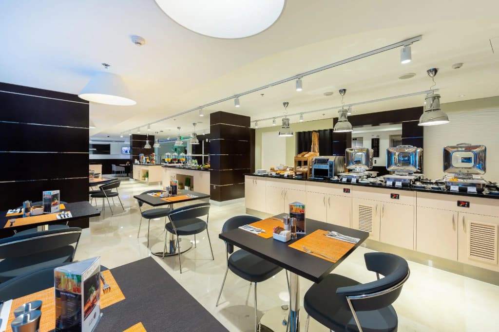 Premier Inn Doha Airport Hotel - photo 11