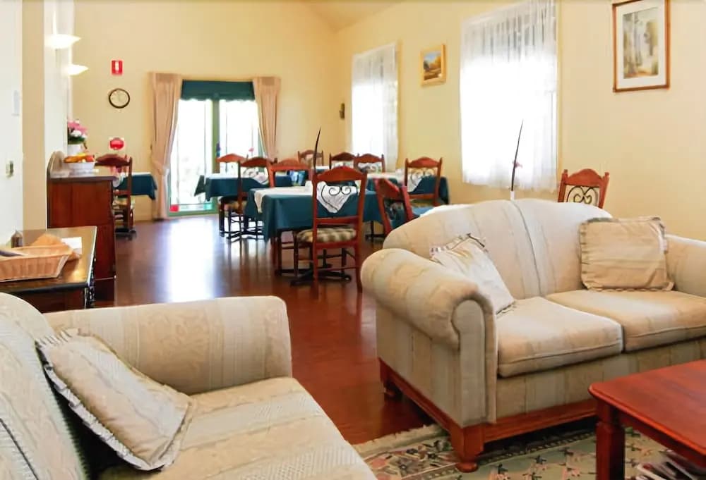 Melba Lodge - photo 9