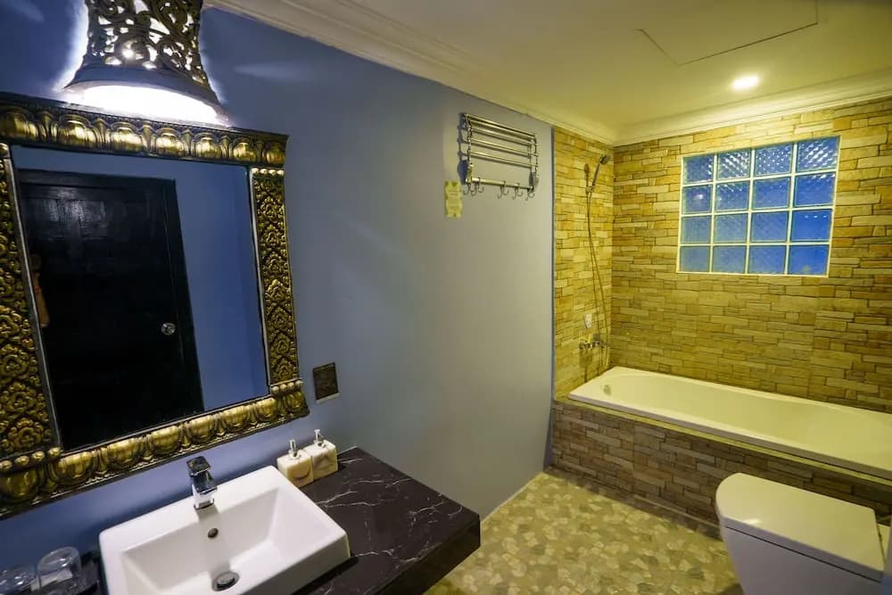 The Rabbit Hole Hotel & Spa - photo 10