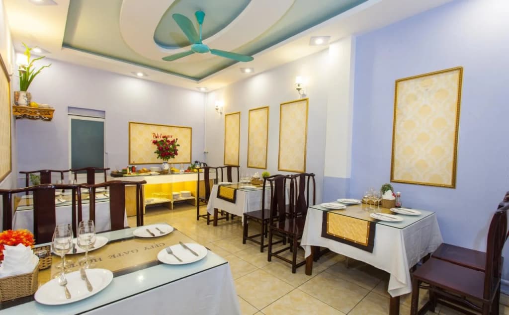Camel City Hotel - photo 18