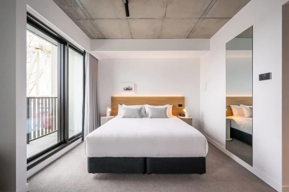 Nesuto Docklands Apartment Hotel - photo 6