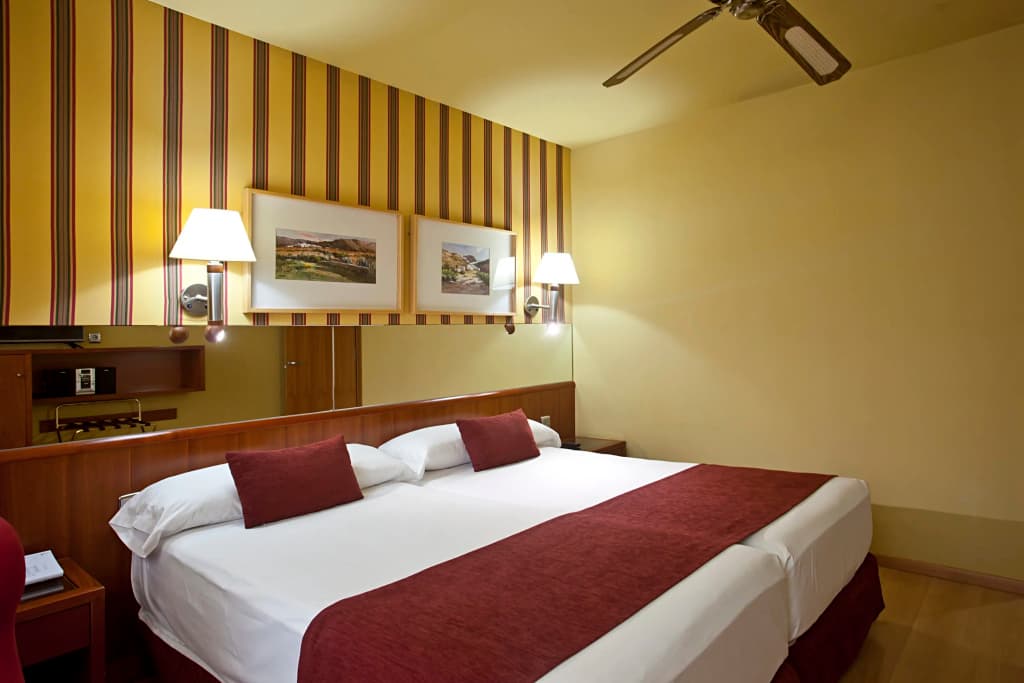Ilunion Les Corts Spa Hotel - photo 26