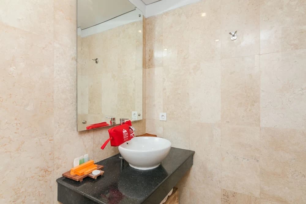 ZEN Premium Seminyak Drupadi 3 - photo 10
