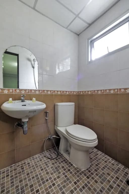 Swagath Home by OYO Rooms - photo 9