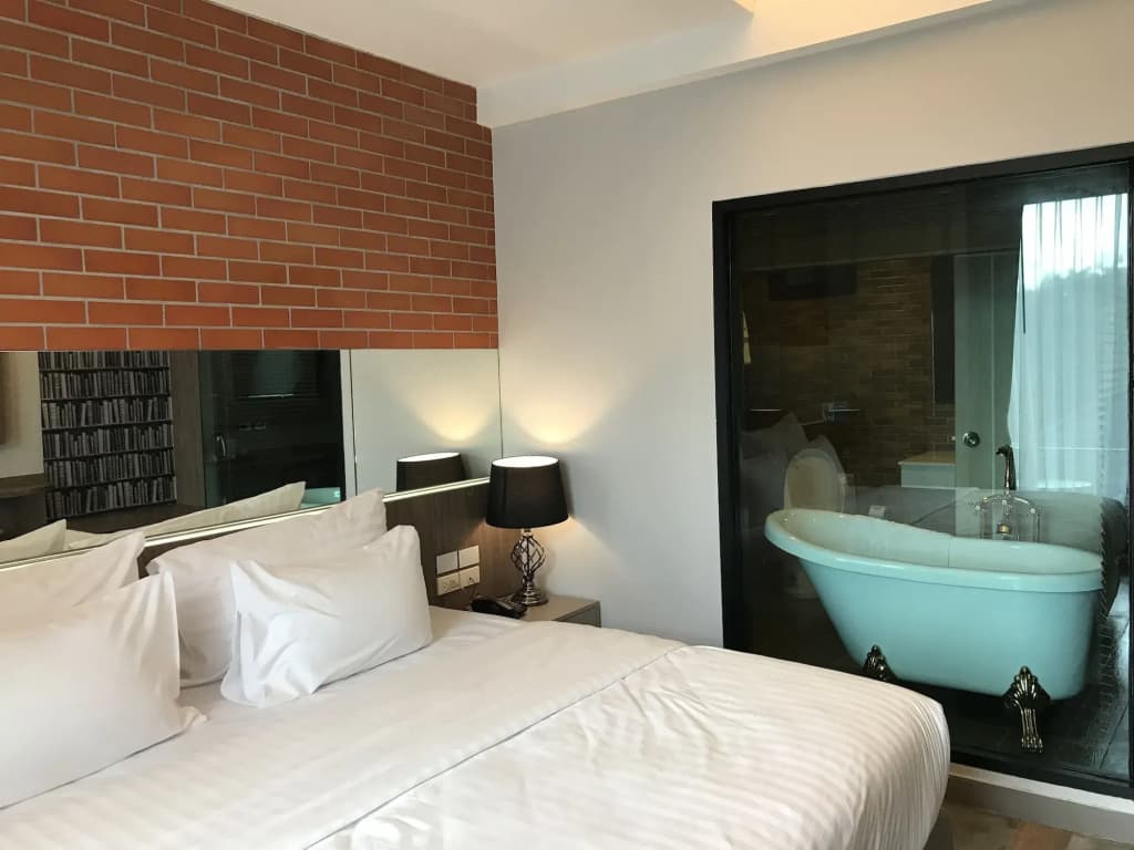V20boutique Jacuzzi Hotel - photo 39