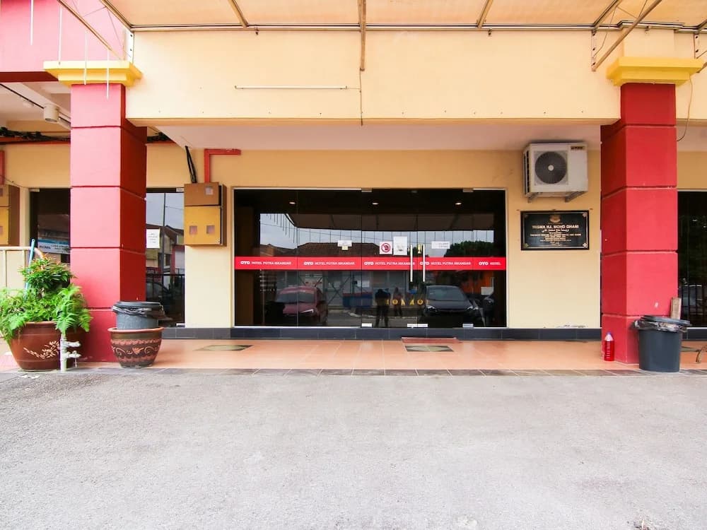 OYO 11343 Hotel Putra Iskandar - photo 16