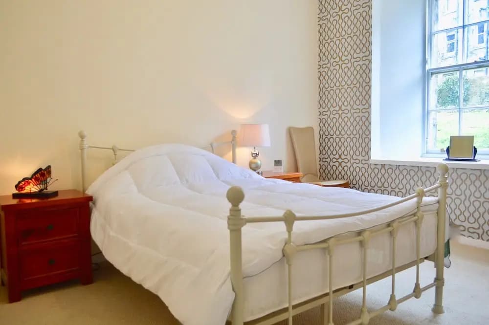 Central 3 Bedroom Flat - photo 4