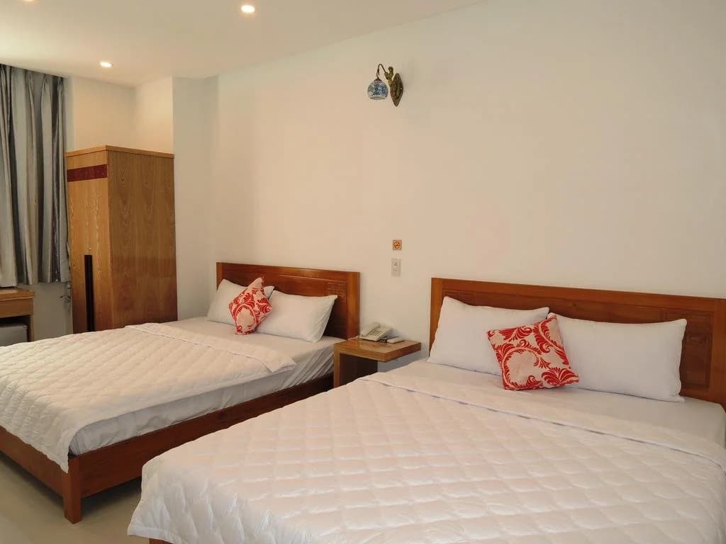 Lee Hotel - photo 1