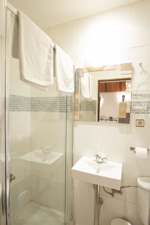 Hostal La Plata - photo 9