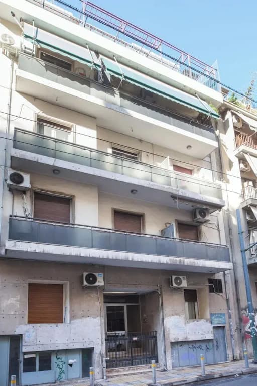 Stylish Renovated 2 Bd Apt in Exarcheia - photo 47