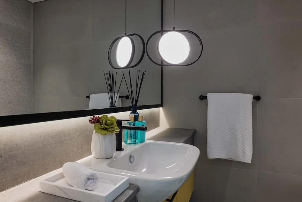 2201 Bellevue Towers - photo 9