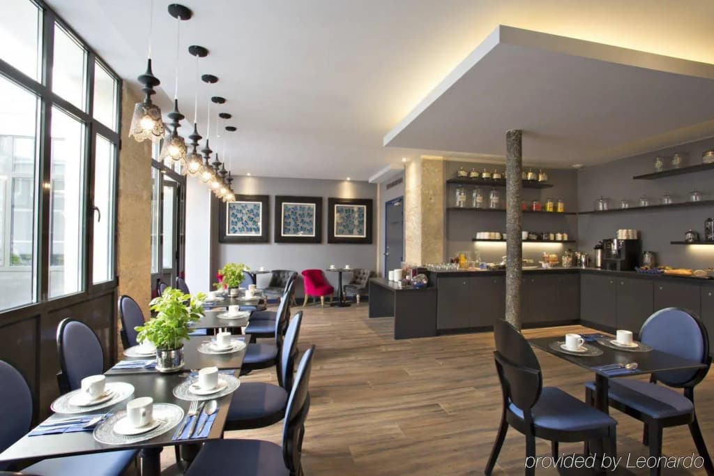 Hotel Mademoiselle - photo 21