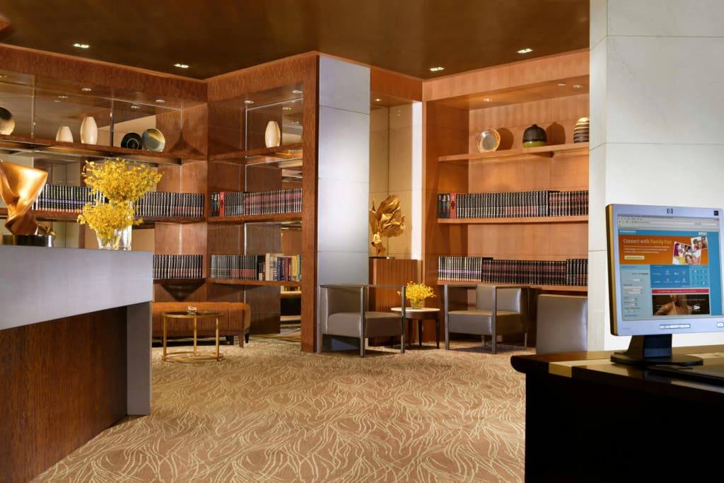 Arinza Hotel, London Ilford - photo 3