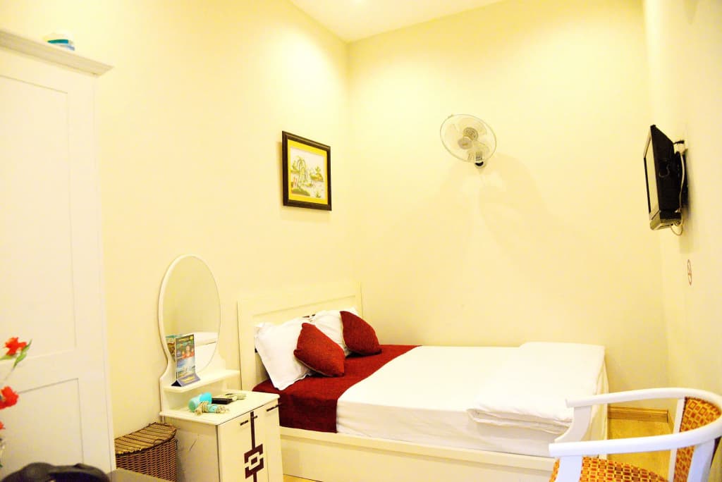 CR Hotel - photo 5
