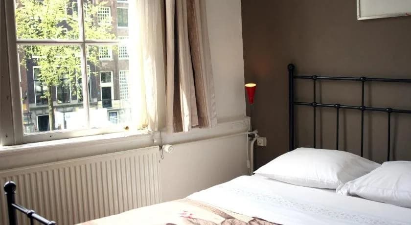 The Veteran Hostel - photo 4