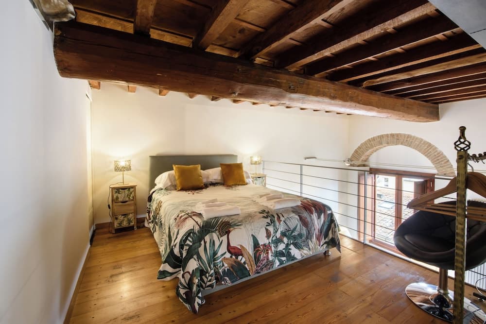 Rustic-Chic Loft by the Duomo - photo 3