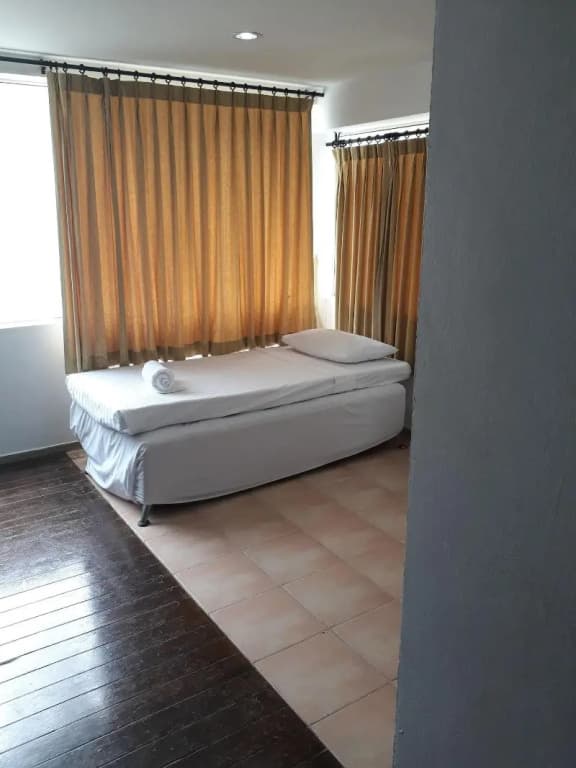 Porterhouse Beach Hotel - photo 4