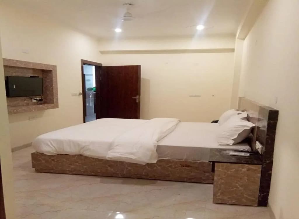 OYO 88430 Hotel Param Palace - photo 15