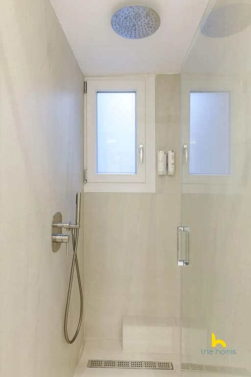 Sun-Splashed 2-BDR Corner Apartment with Hillside views! - photo 3