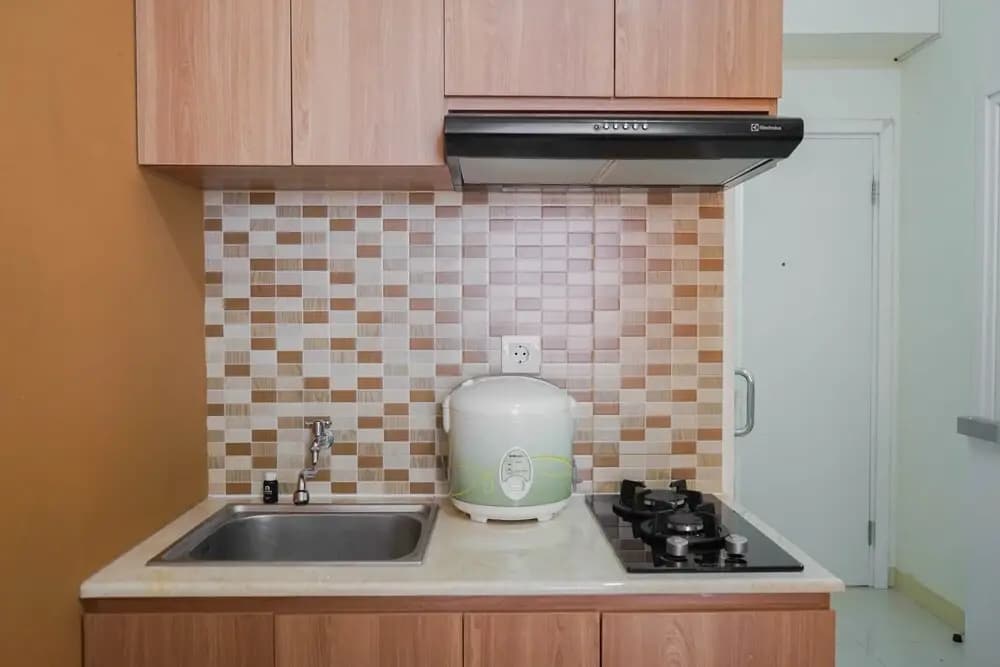 Modern with City View 2BR at Green Pramuka Apartment - photo 16