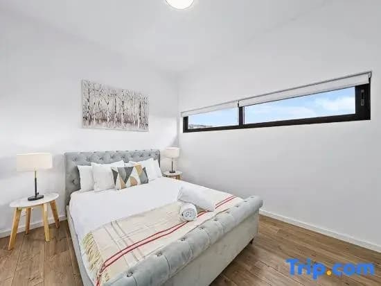 Rooftop 2 Bed Apt With Terrace at Newtown - photo 6