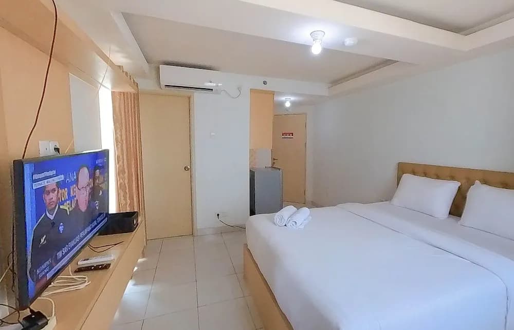 Nice And Comfy Studio At Amethyst Apartment - photo 10