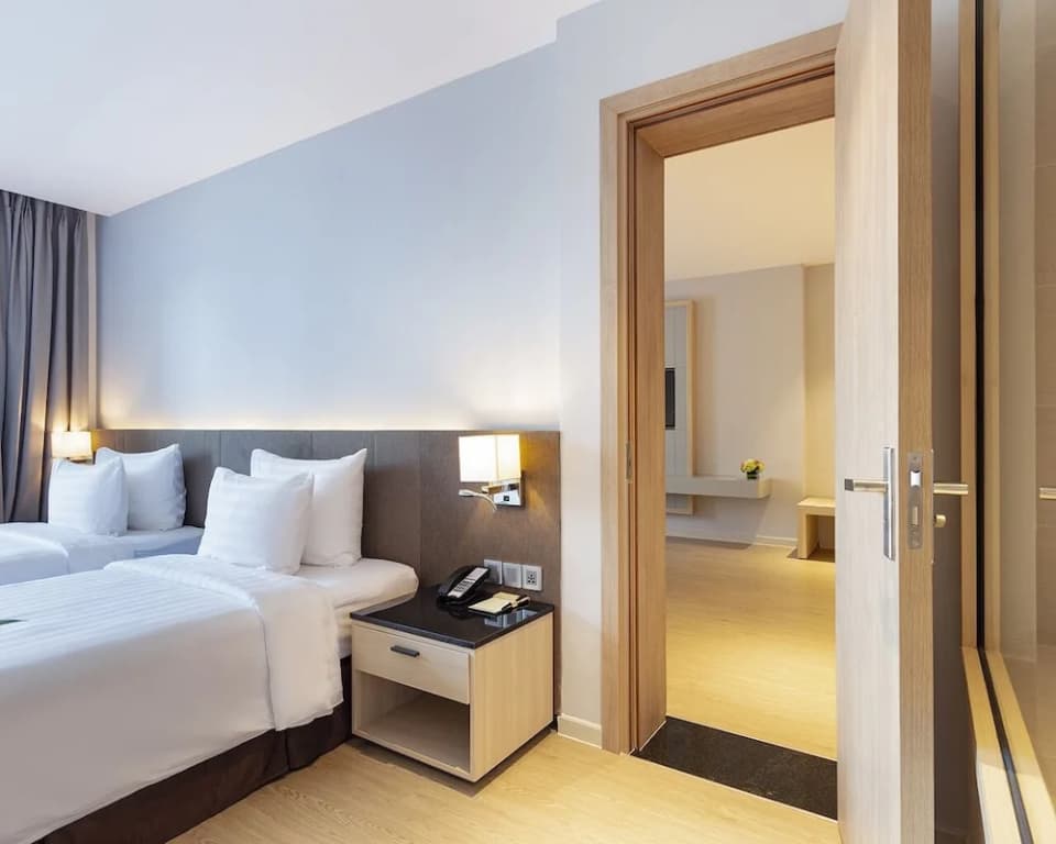 D'Qua Hotel - photo 6