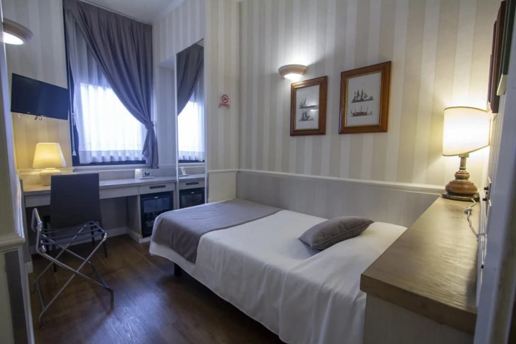 Hotel Flora - photo 5