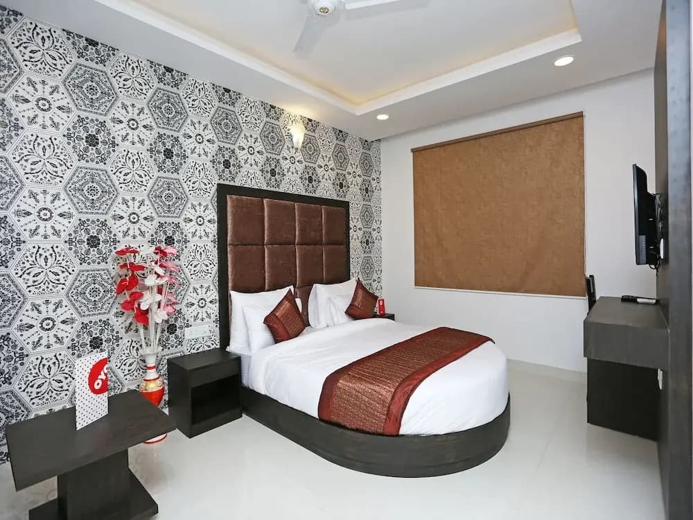 OYO 14769 Hotel Belmond - photo 6
