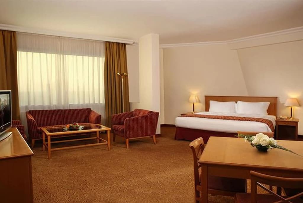 Swiss Belhotel Sharjah - photo 5