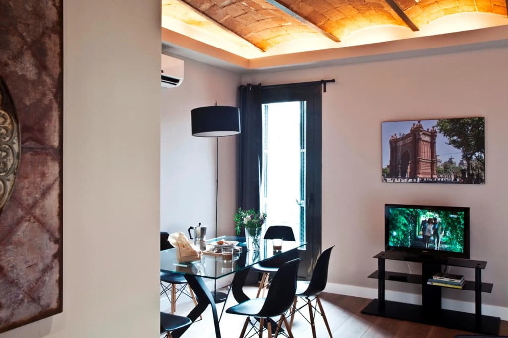 AinB Eixample Miró Apartments - photo 12