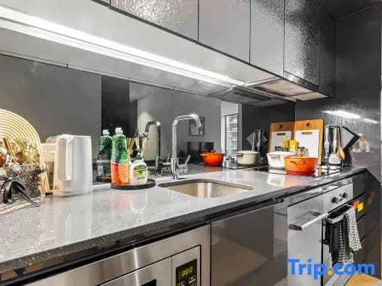 Unbeatable Convenience 2BR – SouthernCross CBD Gateway - photo 12