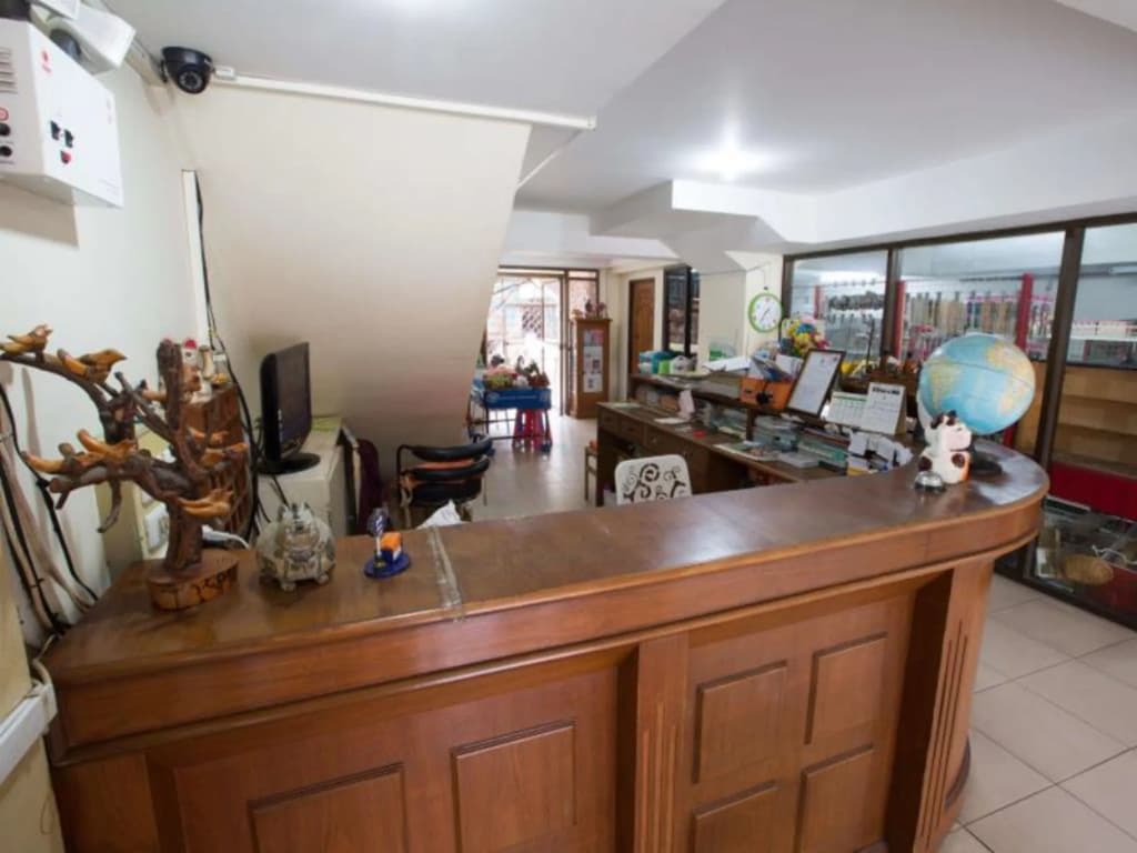 OYO 320 Regent 2002 Guest House - photo 17