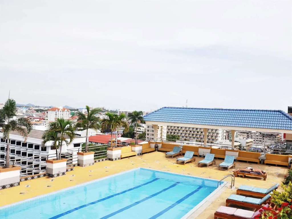 Highfive Hotel - photo 13