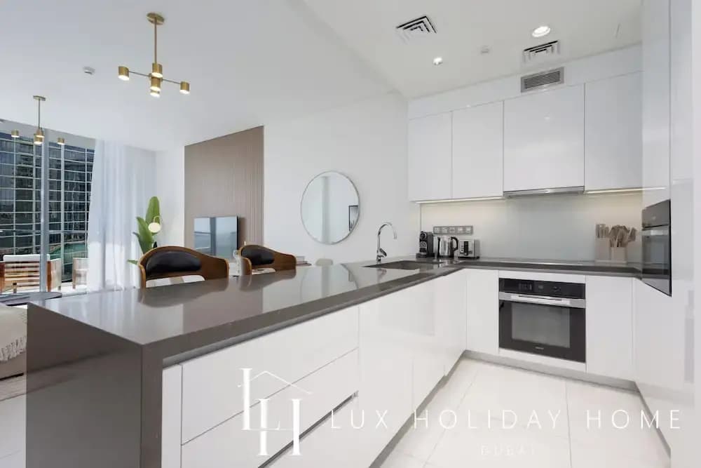 LUX | 2BR Lagoon View – District One, 10–15 min Burj Khalifa - photo 16