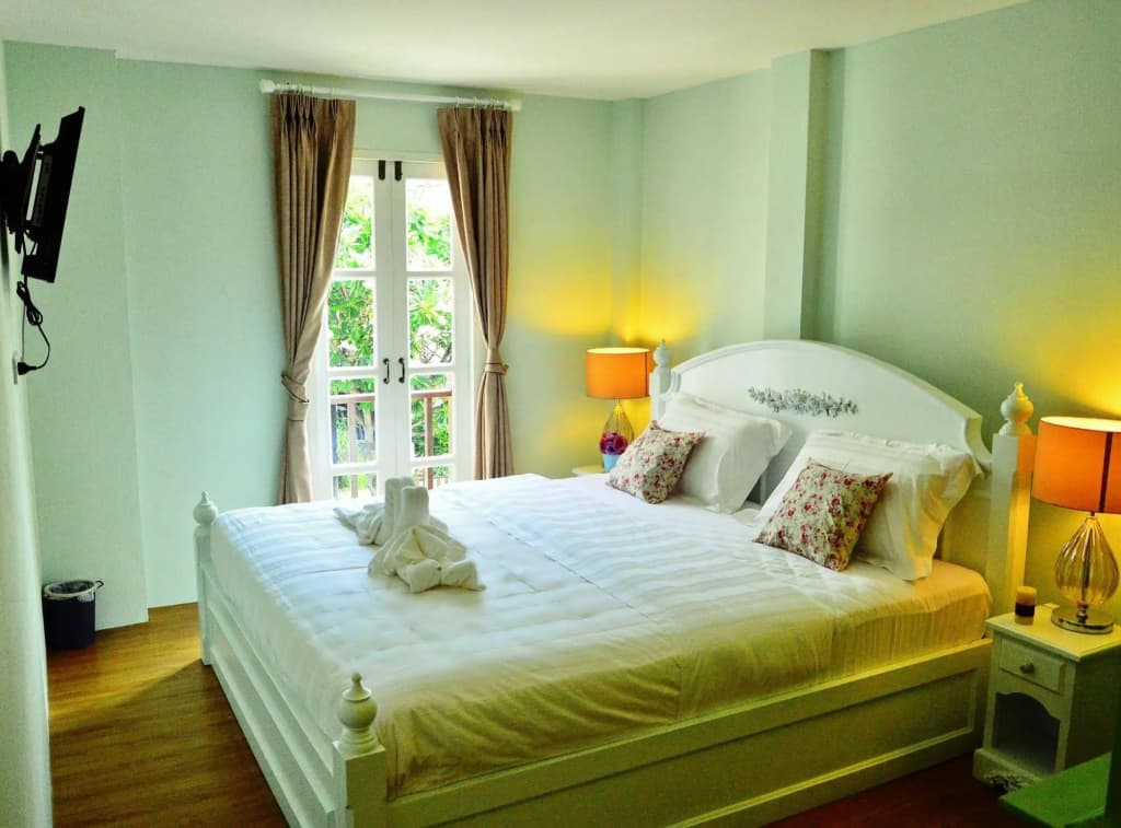 Pemberley House - photo 4
