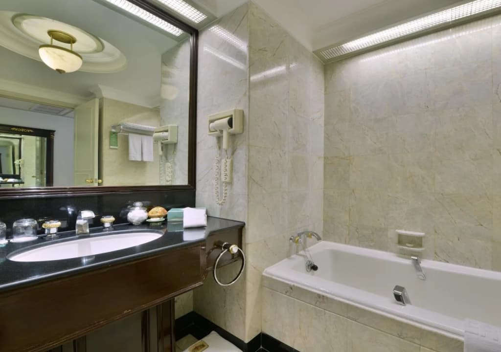 Evergreen Laurel Hotel Bangkok - photo 12