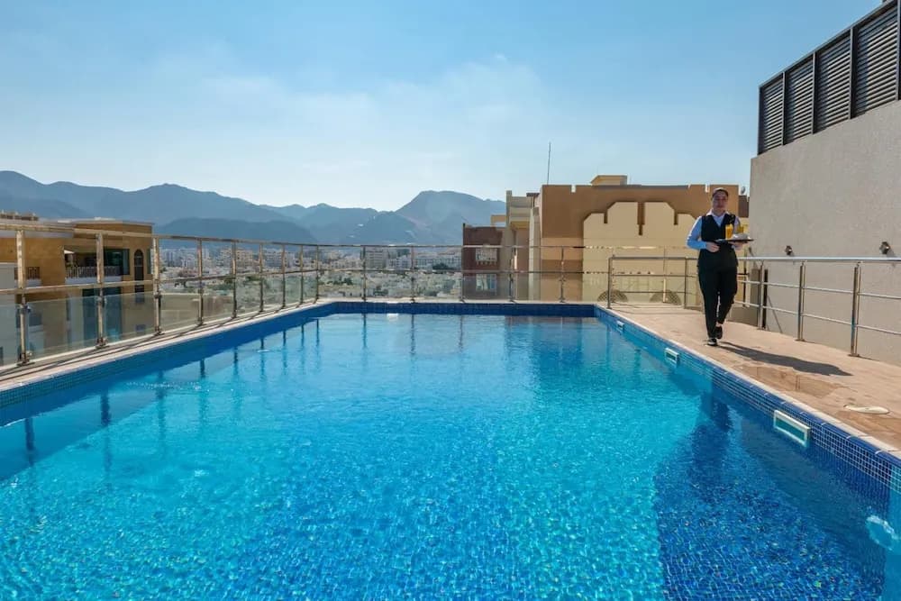 Royal Crown Hotel - photo 11