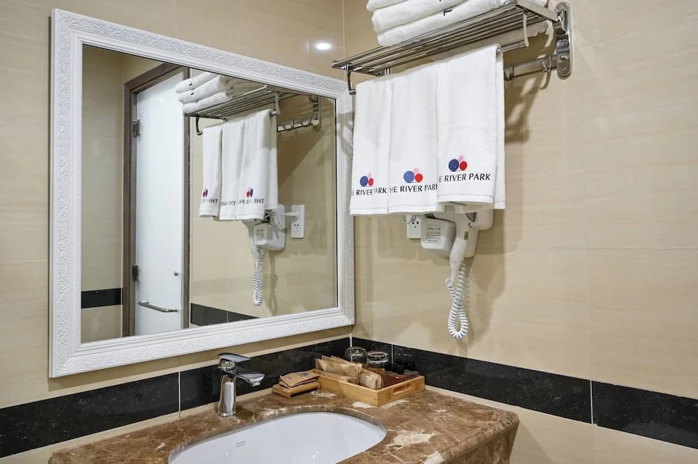 The River Park Hotel - photo 10