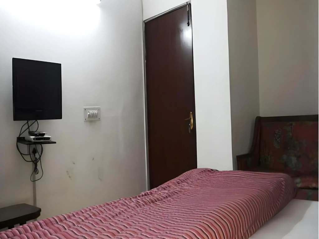Manraj Guest House - photo 2